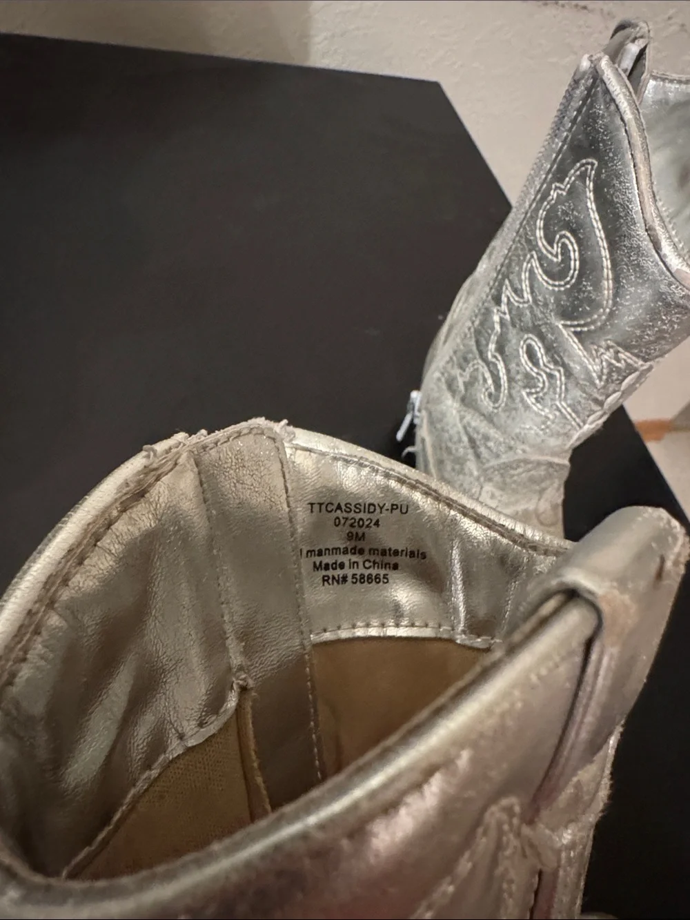 Girl’s Silver metallic Western Cowgirl Boots
